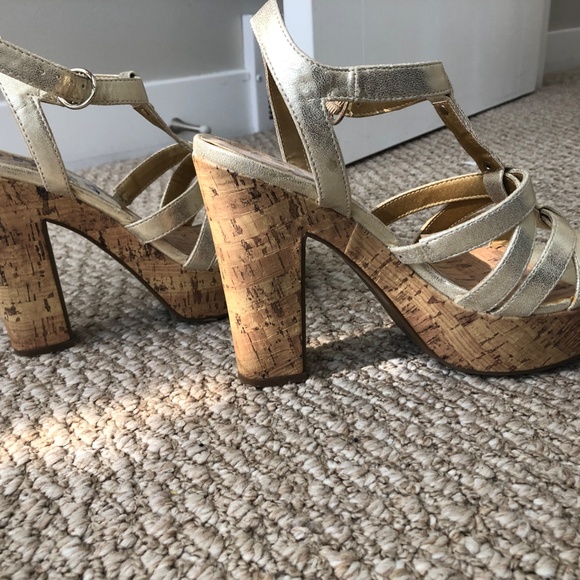 Heals - Picture 2 of 2